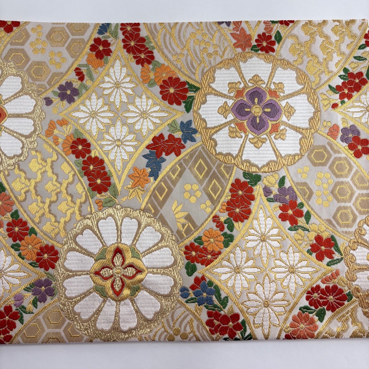 美品】 袋帯 秀品 華文 亀甲 金糸 箔 クリーム 六通 正絹｜中古・古着
