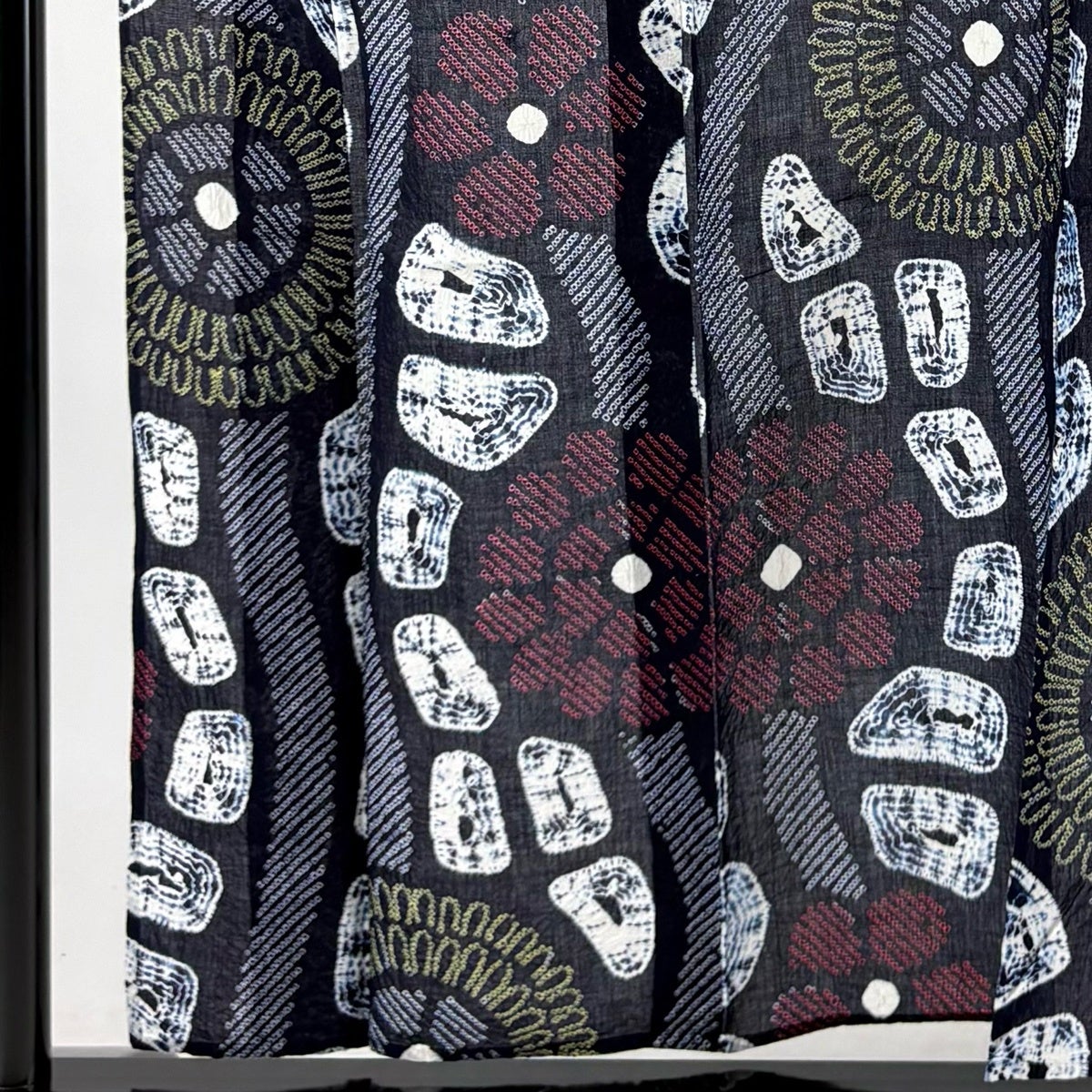 美品】 浴衣 身丈156.5cm 裄丈65cm M 花 幾何学模様 紺色 綿 名品