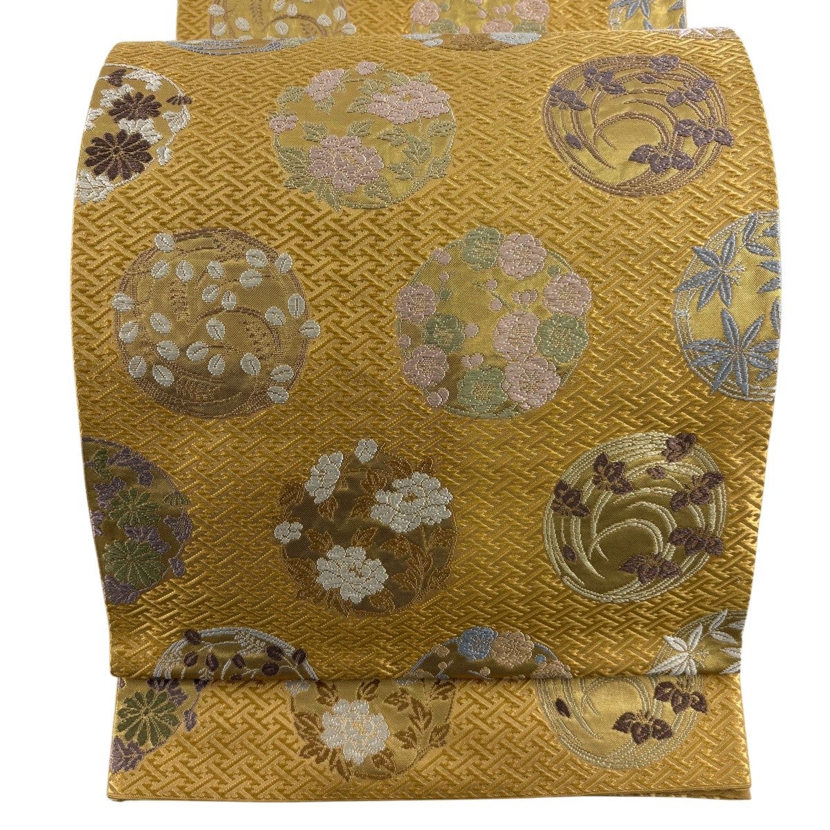 【美品】袋帯 六通 霞ニ重ね菱 引箔 金箔 金糸 美品】 袋帯 名品 花菱 宝尽くし 箔 金銀糸 鶯色 六通 正絹｜中古