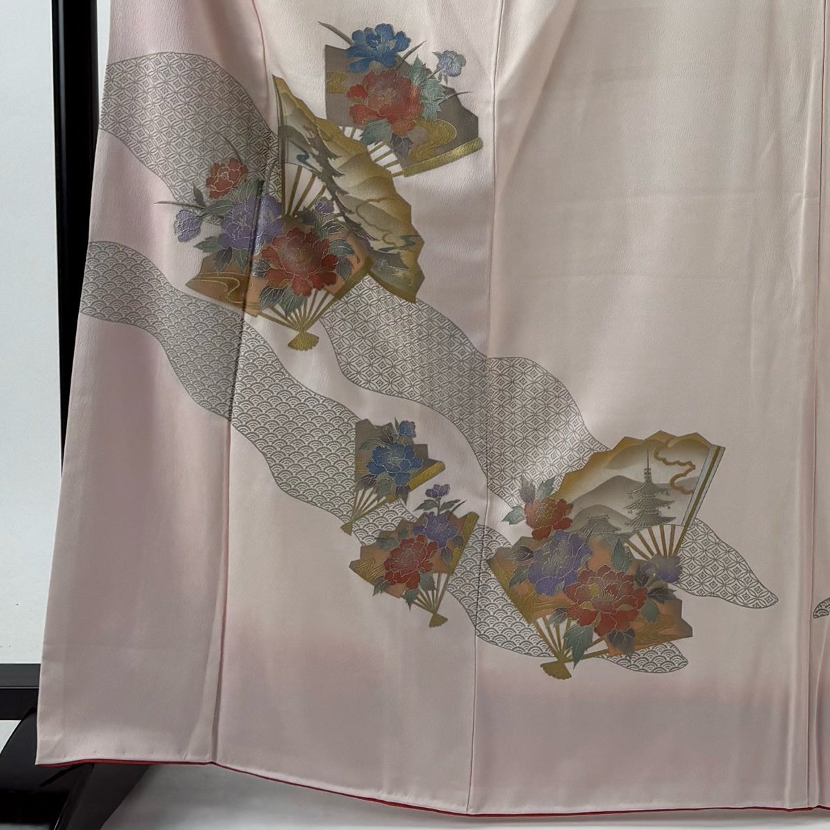 付下げ 身丈166cm 裄丈65.5cm M 袷 扇 有職文様 金銀彩 薄ピンク 正絹