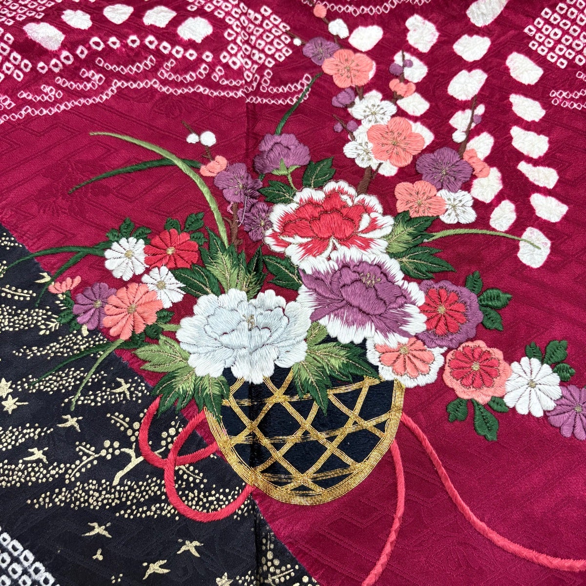振袖 身丈155cm 裄丈62.5cm S 袷 花籠 笠松 刺繍 絞り 赤 正絹 名品