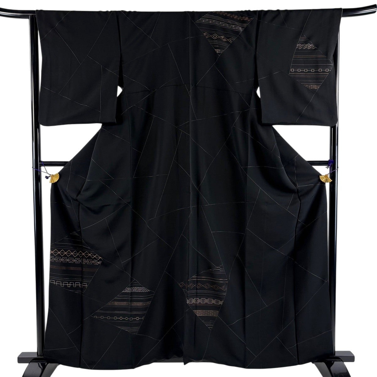 美品 訪問着 黒 枝花 金彩加工 身丈158cm 裄丈68cm お洒落 美品】 訪問着 身丈167cm 裄丈67cm M 袷 草花 霞 銀通し 金彩 黒 正絹
