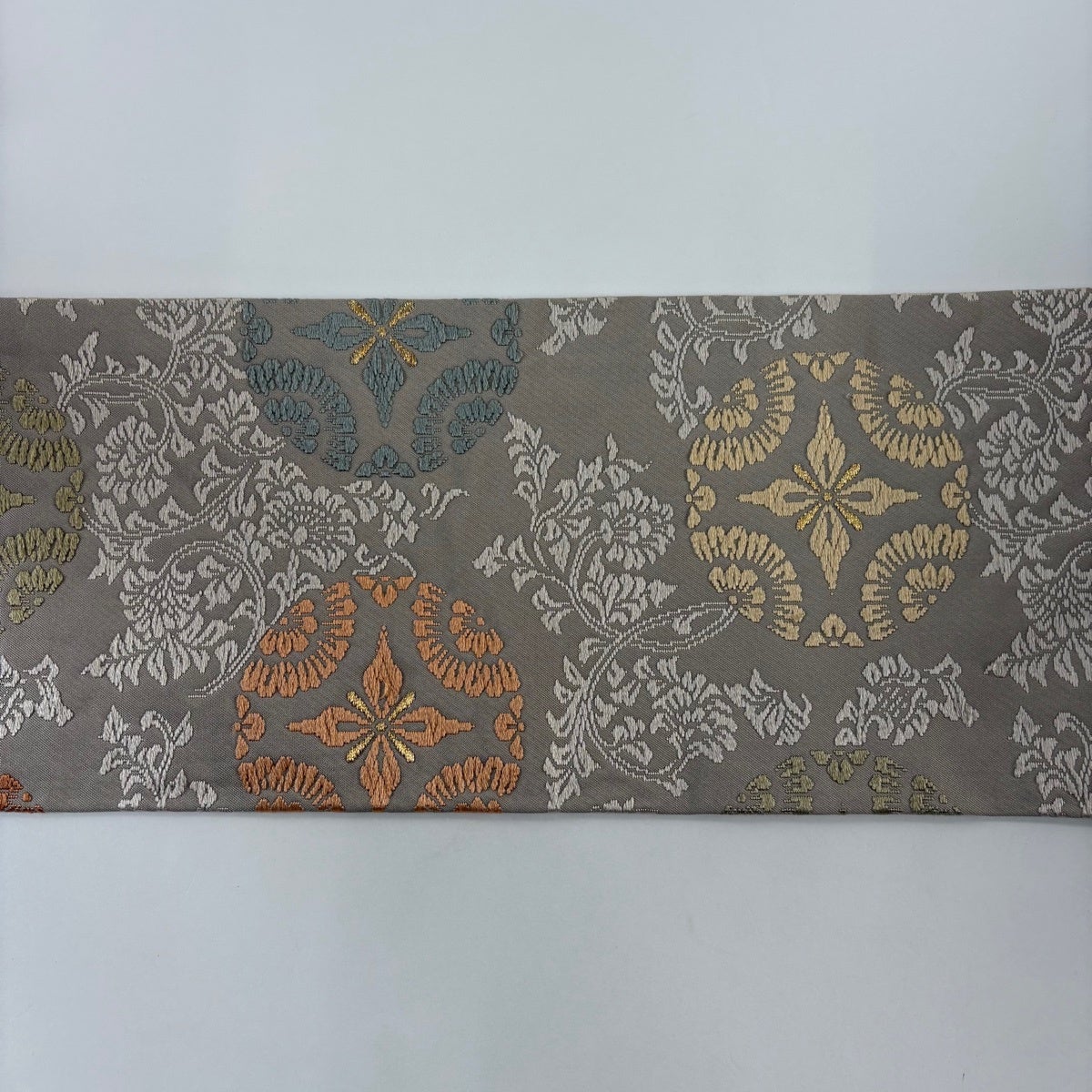 名古屋帯 名品 華文 花唐草 金糸 唐織 灰茶 正絹｜中古・古着