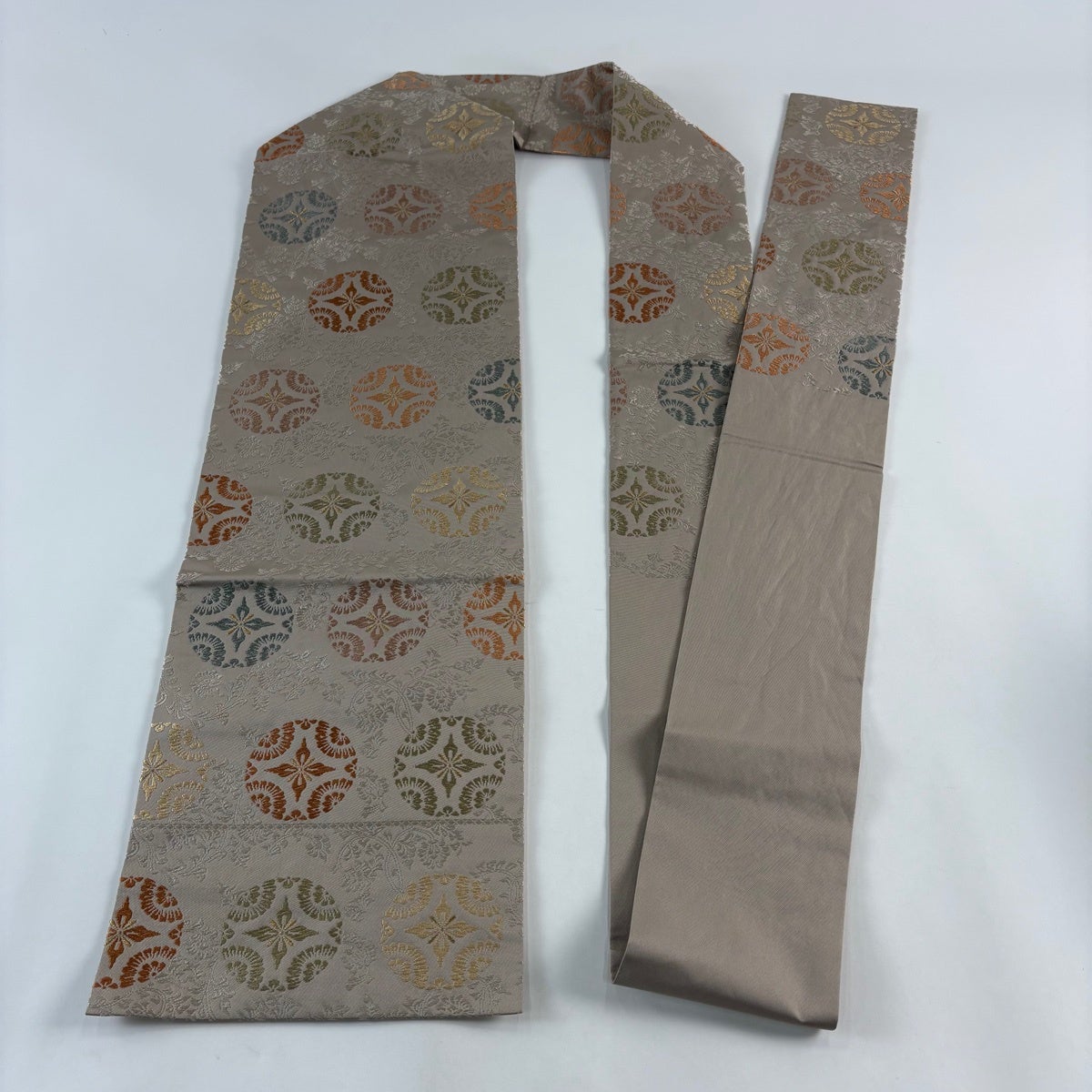 名古屋帯 名品 華文 花唐草 金糸 唐織 灰茶 正絹｜中古・古着