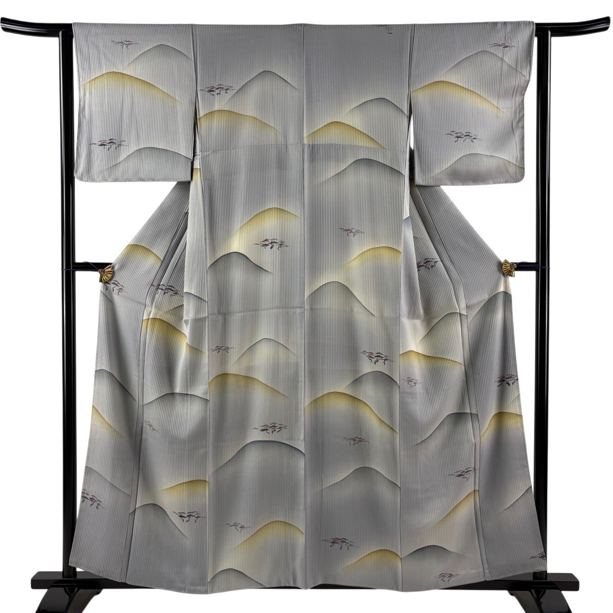 付下げ 身丈158.5cm 裄丈63cm S 袷 山 松 ぼかし 灰色 正絹 秀品｜中古