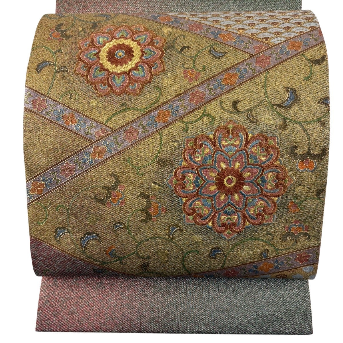 袋帯 秀品 落款あり 草花 ヱ霞 螺鈿 金彩 金色 お太鼓柄 正絹｜中古
