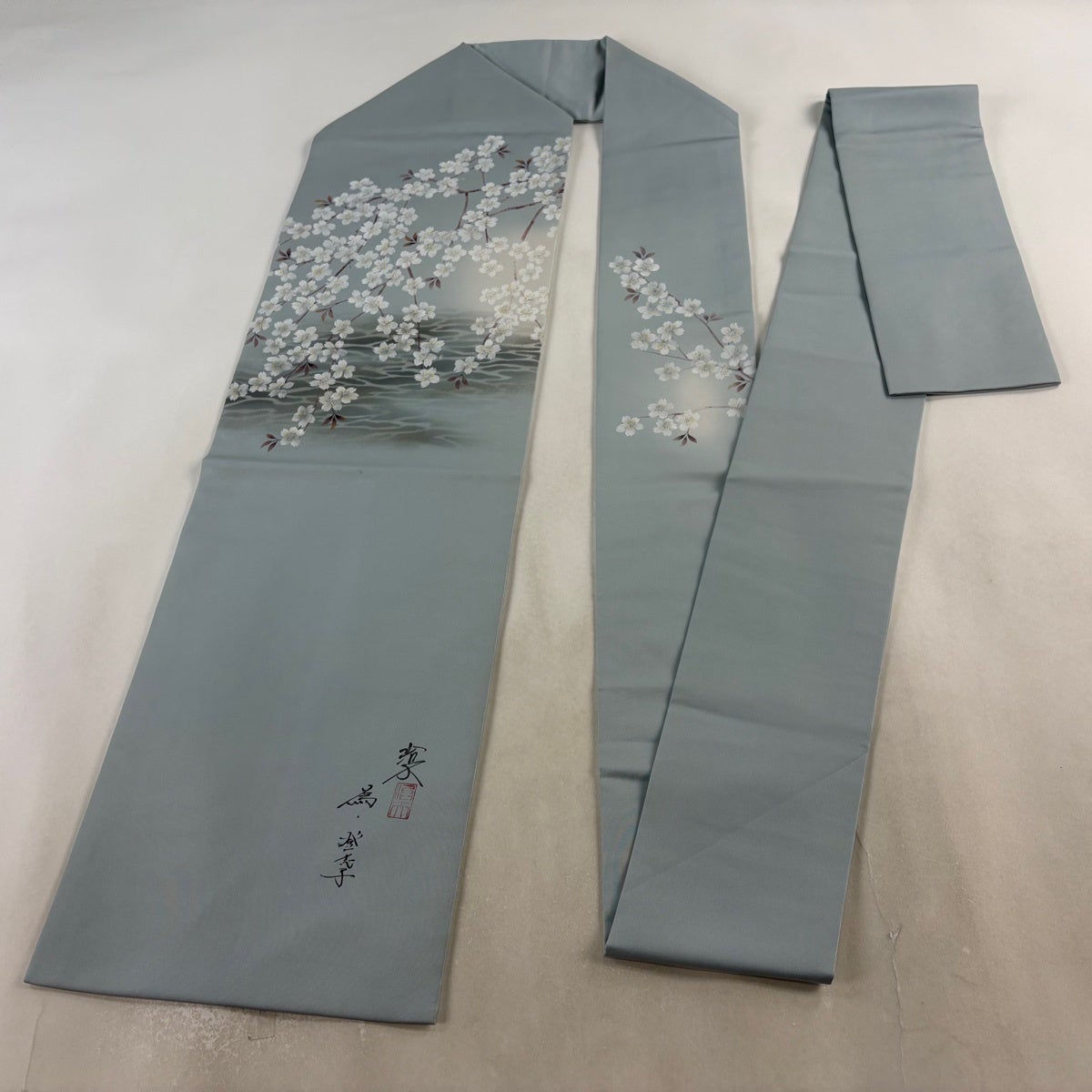 E 美品 桜に雪兎模様 銀通し 金彩 全通 正絹 カジュアルな名古屋帯 美品】 名古屋帯 優品 落款あり 枝垂れ桜 水面 金彩 ぼかし 青灰色