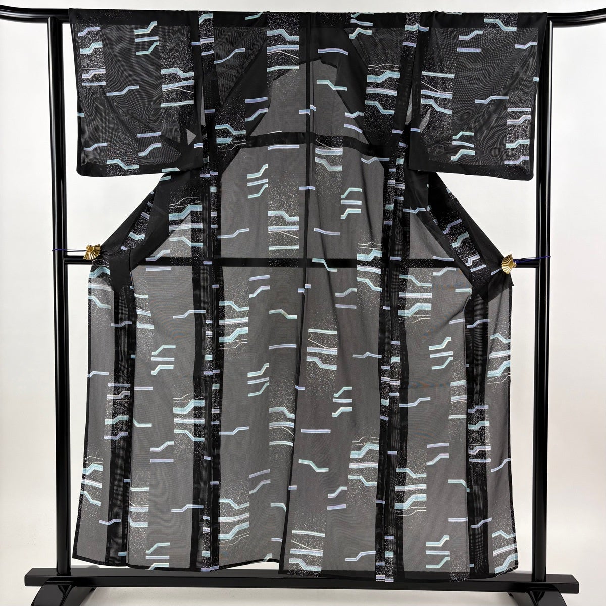 美品】 小紋 身丈157cm 裄丈61.5cm S 薄物 うさぎ 動物 黒 化繊 優品