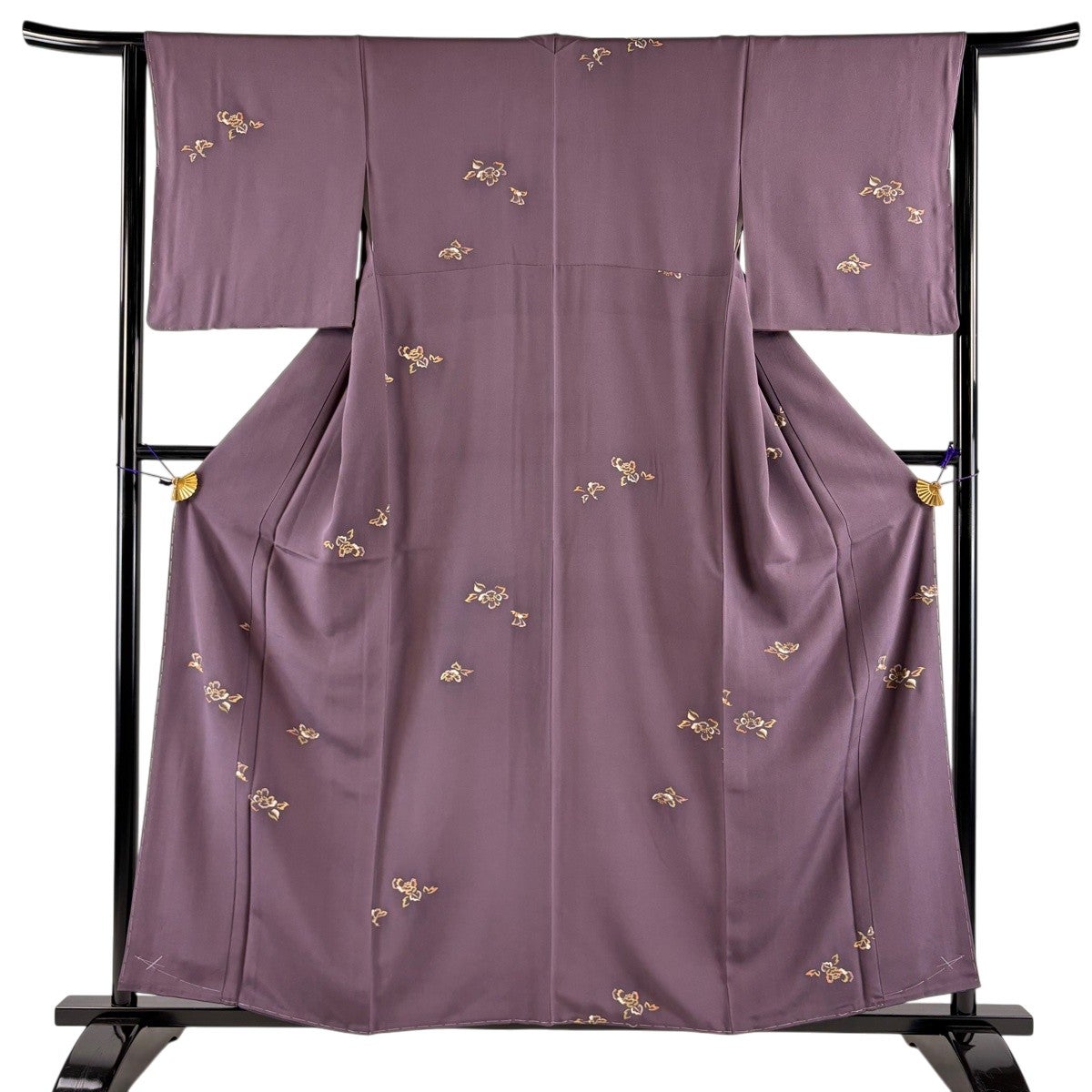 【一点限り】未使用　極美品　小紋　薄紫地　白花柄　身丈149cm 小柄な方へ 美品】 小紋 身丈162cm 裄丈63.5cm S 袷 雲文 草花 金彩 染め分け 薄紫