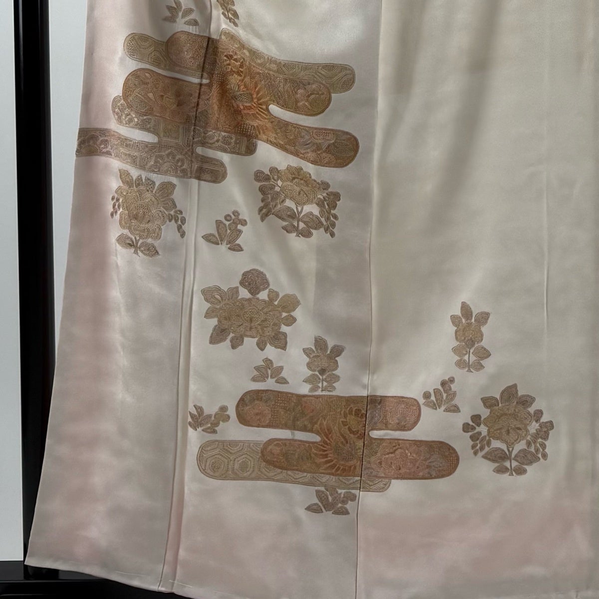付下げ 身丈159cm 裄丈64.5cm M 袷 鳳凰 草花 刺繍 金彩 ピンク