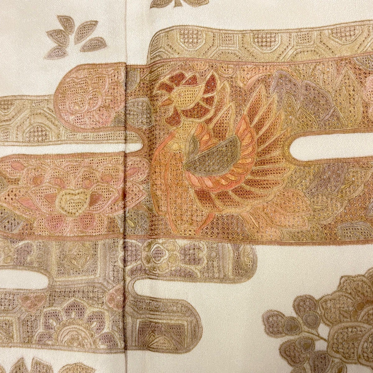 付下げ 身丈159cm 裄丈64.5cm M 袷 鳳凰 草花 刺繍 金彩 ピンク