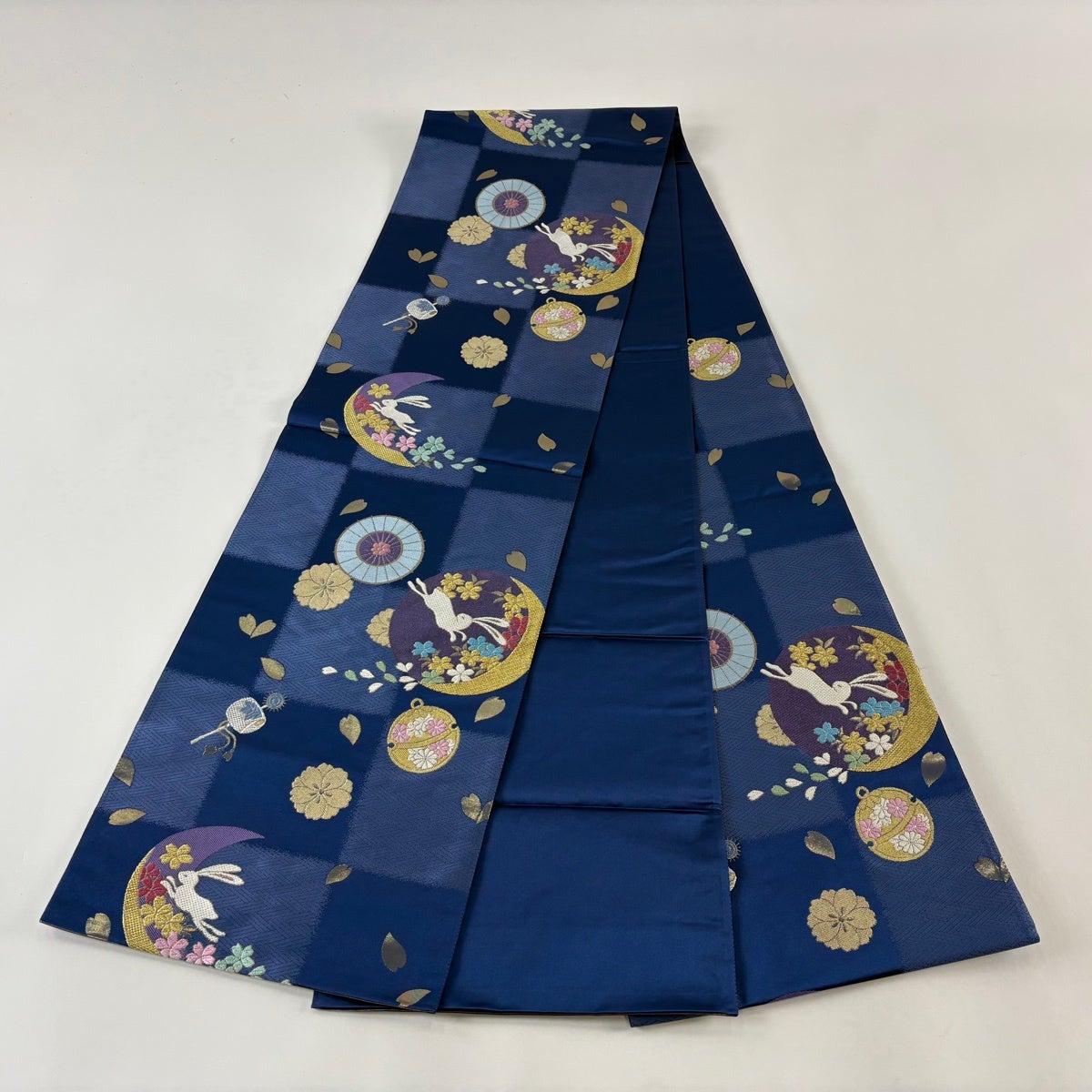 美品】 袋帯 秀品 うさぎ 桜 金銀糸 箔 青 六通 正絹｜中古・古着