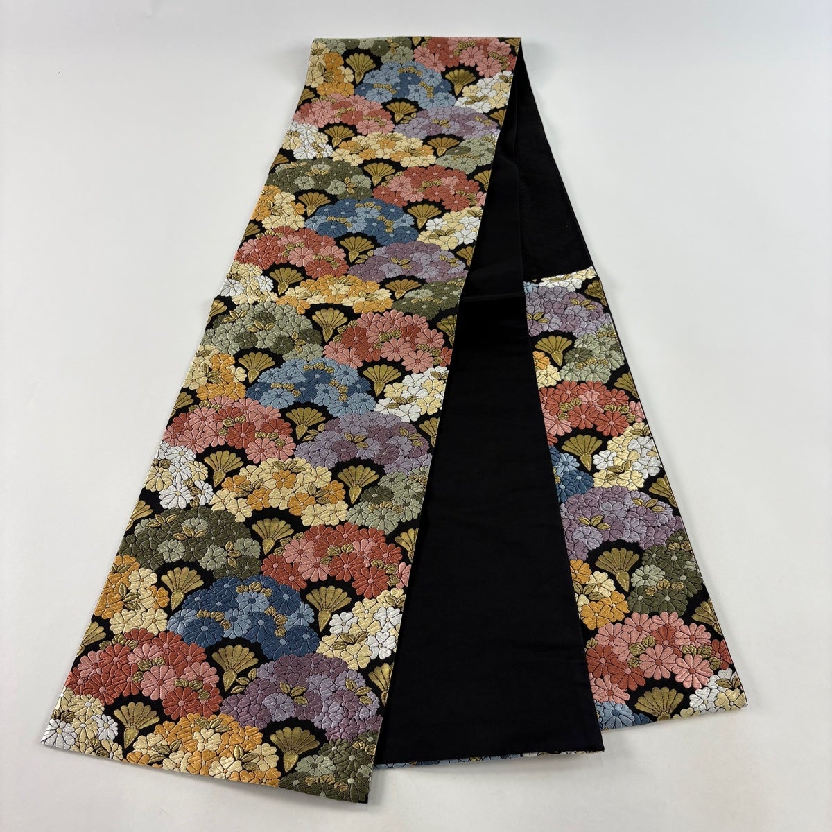 藍染 袋帯 六通柄 正絹 青海波 花文 金糸 作家落款 イ6851 袋帯 秀品 青海波 菊 唐織 箔 黒 六通 正絹｜中古・古着・リサイクル