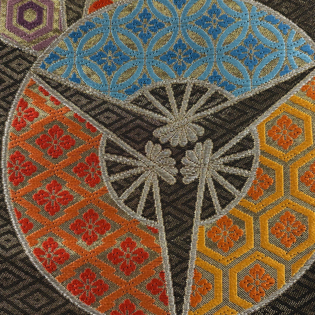 美品】 袋帯 秀品 川島織物 落款あり 三つ扇 有職文様 銀糸 箔 金色 六