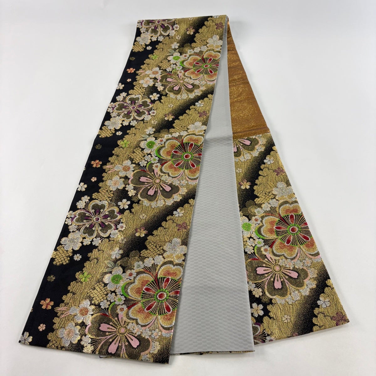 袋帯 秀品 桜 金糸 箔 黒 六通 正絹｜中古・古着・リサイクル着物通販