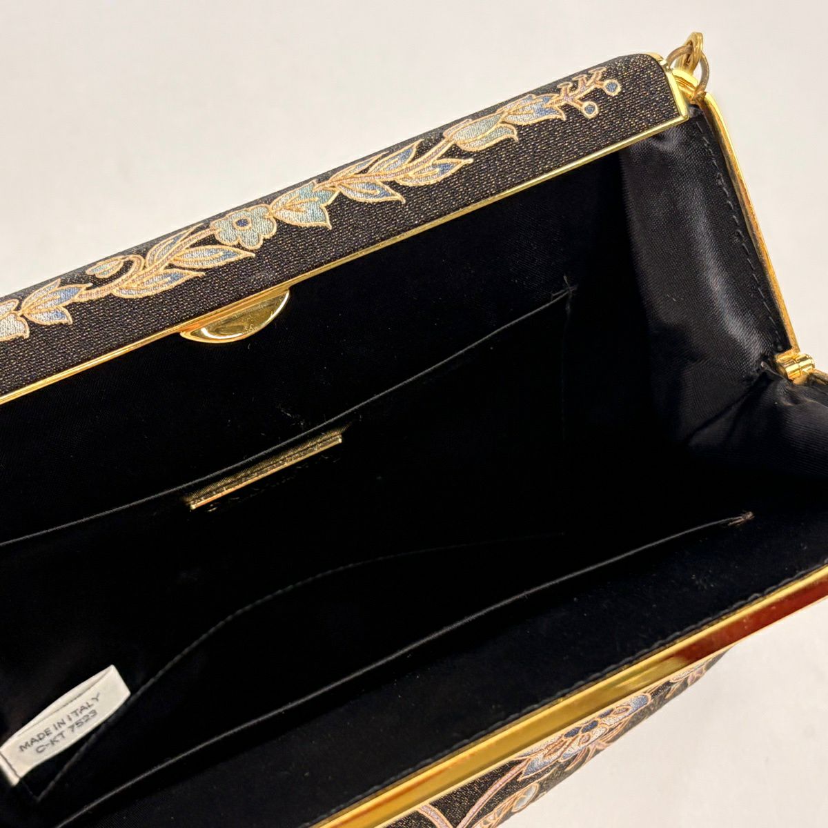 美品】和装バッグ 逸品 OKAJIMA 花唐草 金彩 金茶 正絹 和装小物｜中古