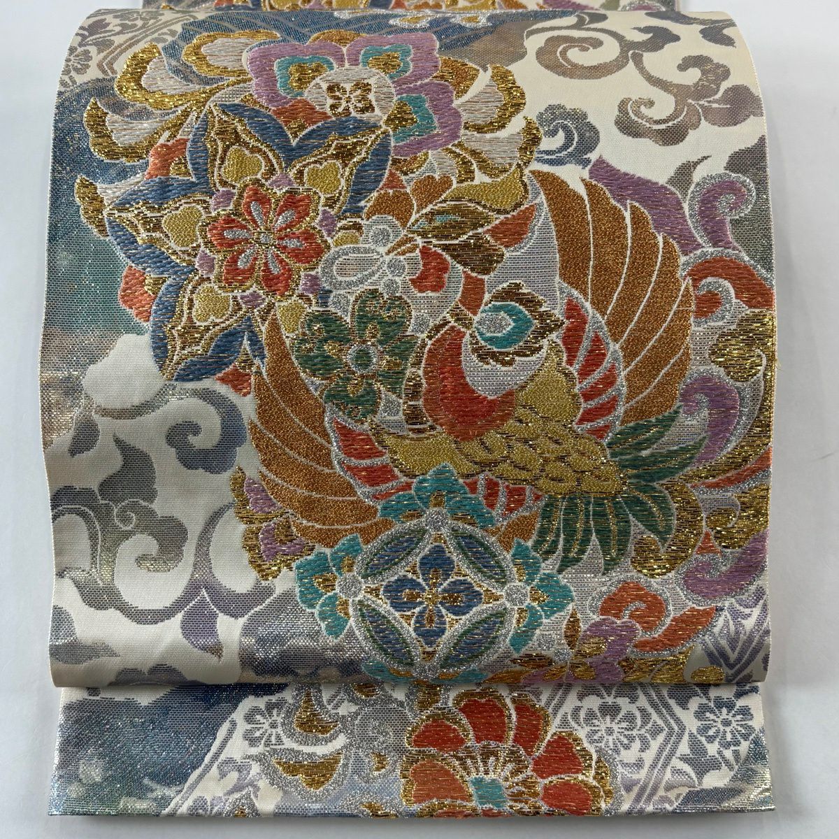 美品】 袋帯 名品 証紙あり 関西仕立て 孔雀 花唐草 刺繍 金糸 金色 六