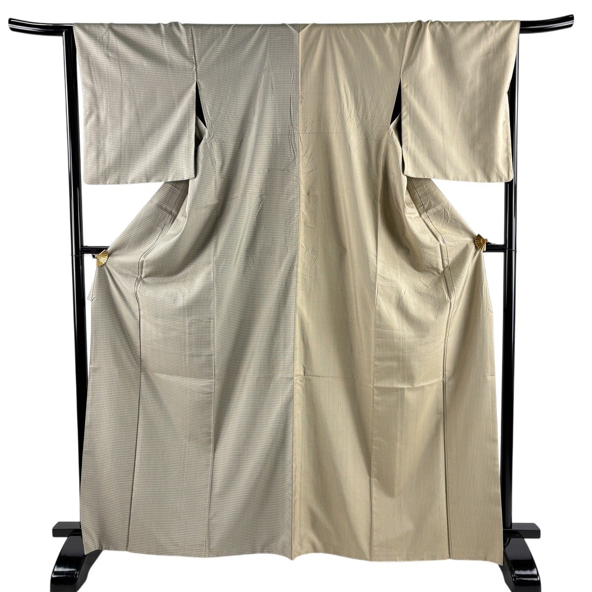 紬 身丈167cm 裄丈66cm M 袷 格子 縦縞 ベージュ 正絹 名品｜中古