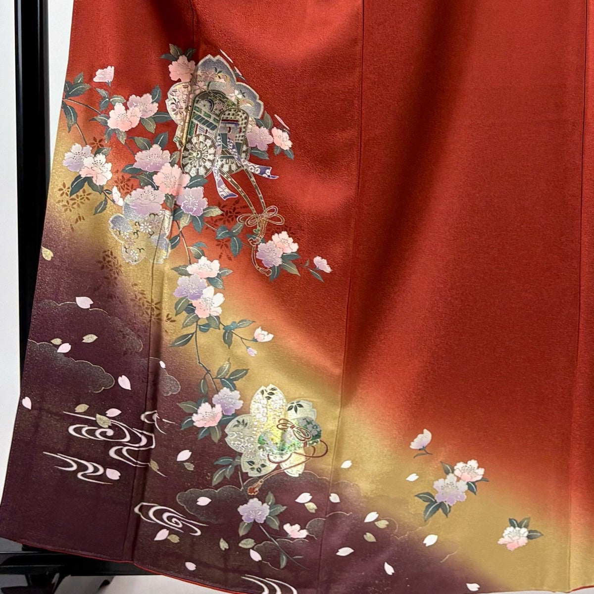 付下げ 身丈161.5cm 裄丈66cm M 袷 御所車 桜 金銀彩 染め分け 茜色