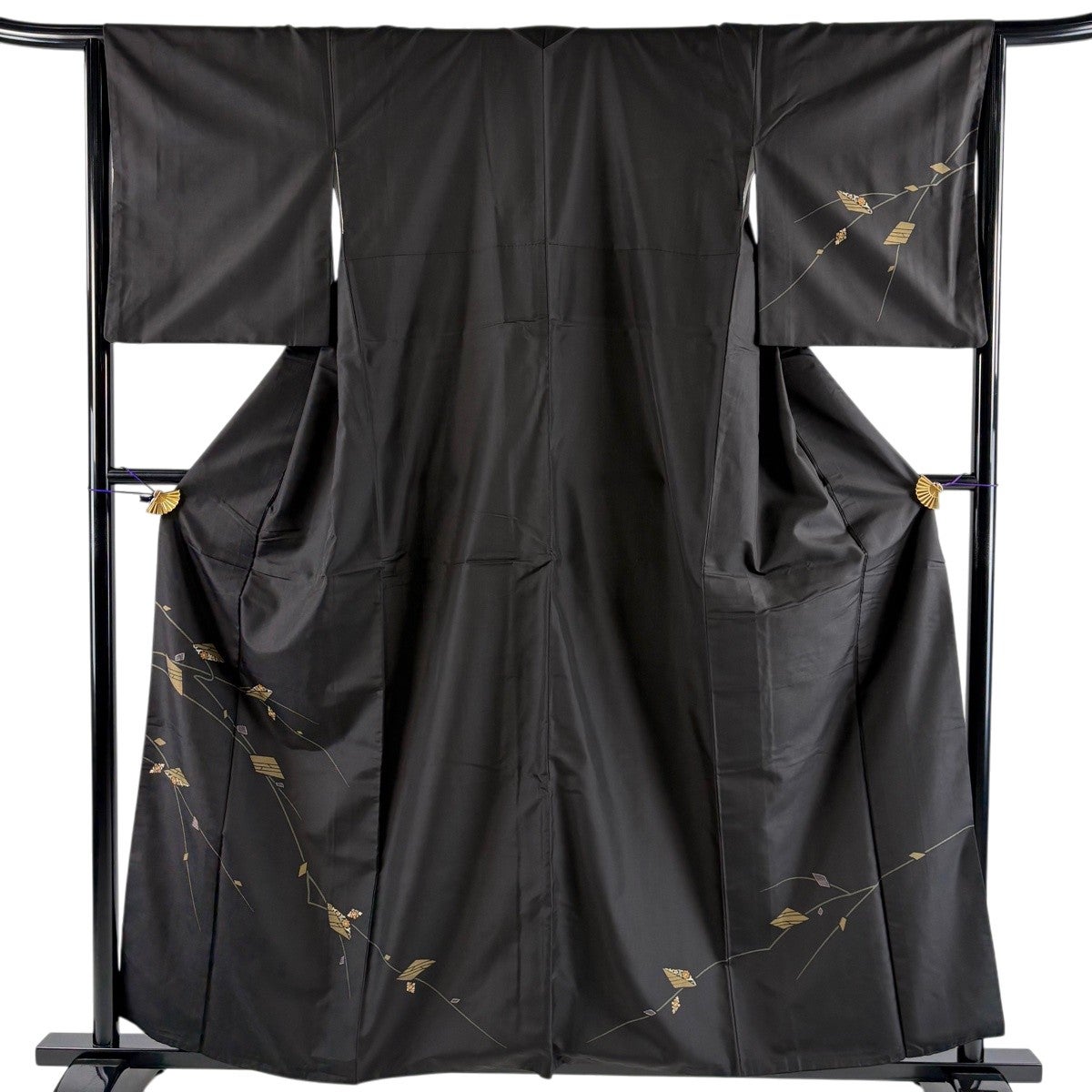 単衣 付下げ 建造物 花草模様 しつけ糸 KK-2354 付下げ 身丈162cm 裄丈64.5cm M 袷 紬地 華文 草花 金糸 刺繍 墨色