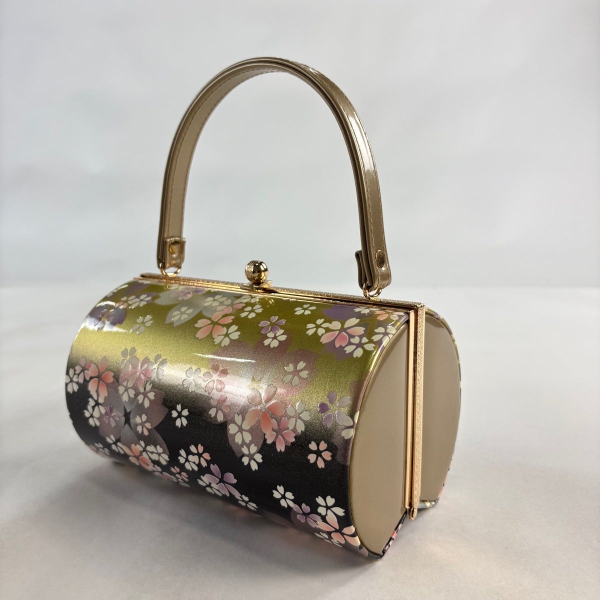 美品】和装バッグ 優品 フォーマル 桜 金銀彩 金色 エナメル 和装小物