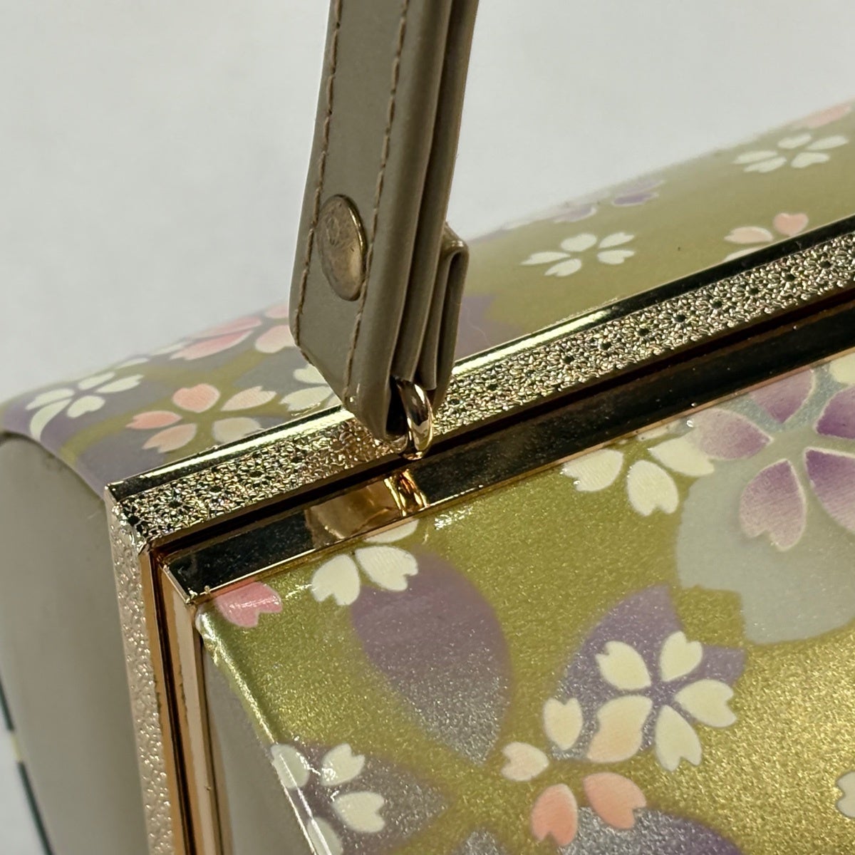 夢つづれ 高級和装バッグ 金銀系 巾着型　FORSTER 美品】和装バッグ 優品 フォーマル 桜 金銀彩 金色 エナメル 和装小物