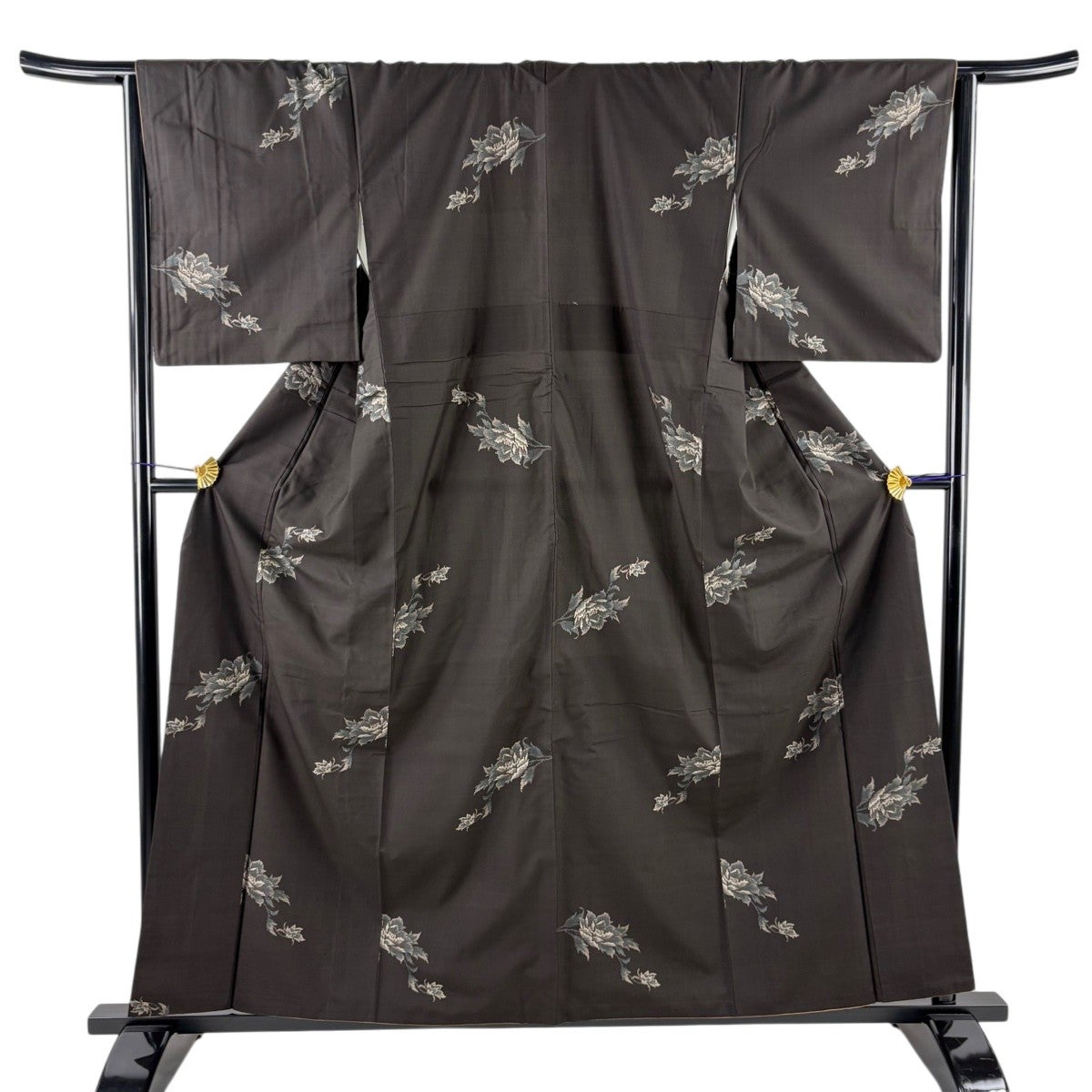 紬 身丈158.5cm 裄丈66.5cm 正絹 逸品 【中古】 美品】 大島紬 身丈158.5cm 裄丈66cm M 袷 純泥染 証紙あり 蝶 墨色