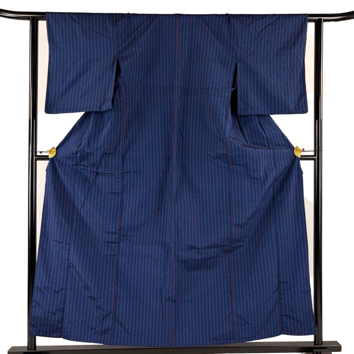 美品】 紬 身丈158cm 裄丈62.5cm S 単衣 縦縞 薄茶色 正絹 名品｜中古