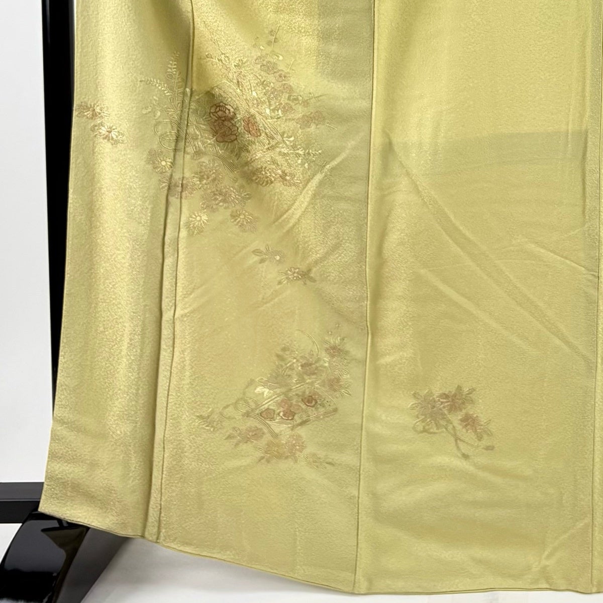 付下げ 身丈168cm 裄丈66cm M 袷 冊子 草花 刺繍 金糸 抹茶色 正絹 秀