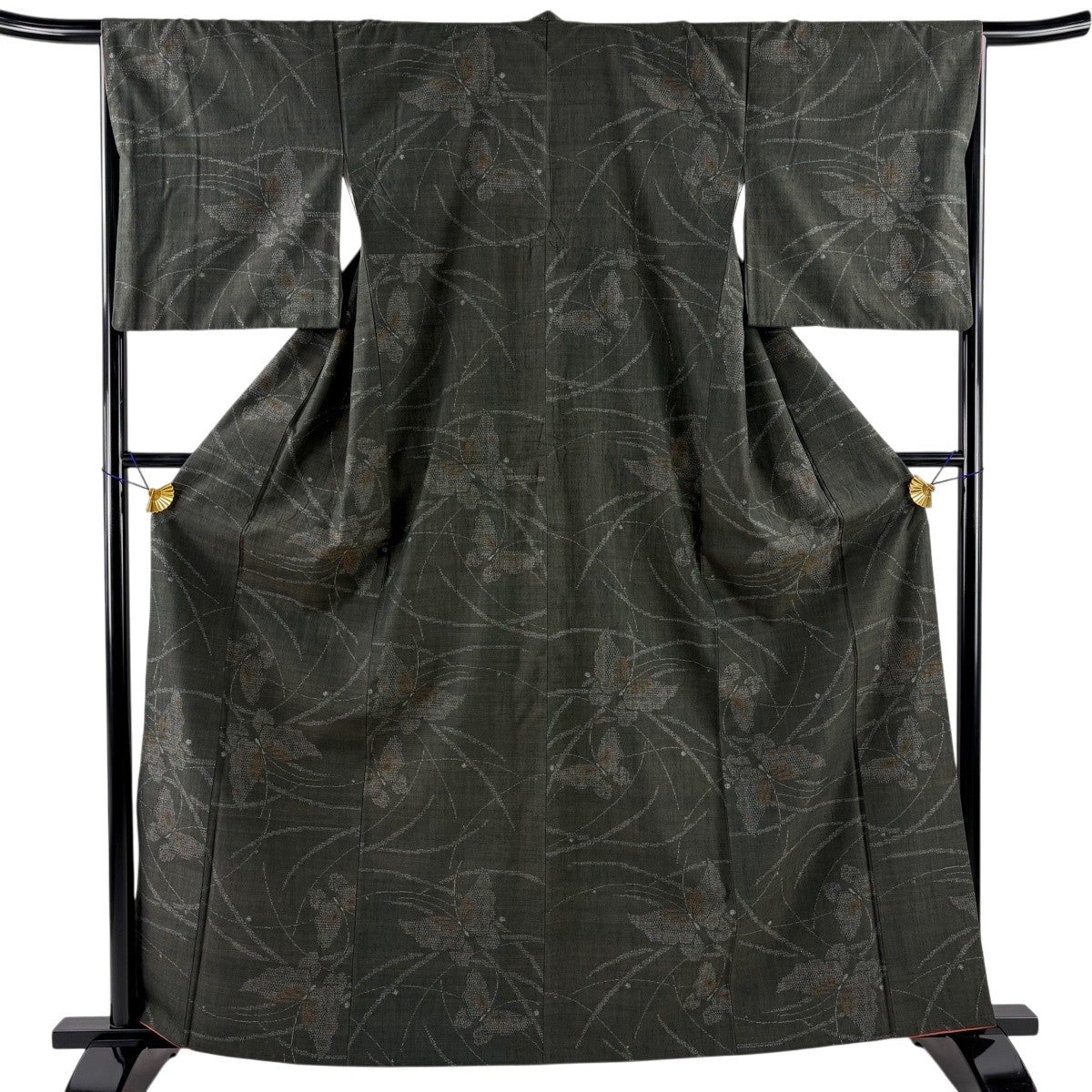 美品】 紬 身丈158cm 裄丈65cm M 袷 葉と実 深緑 正絹 秀品｜中古