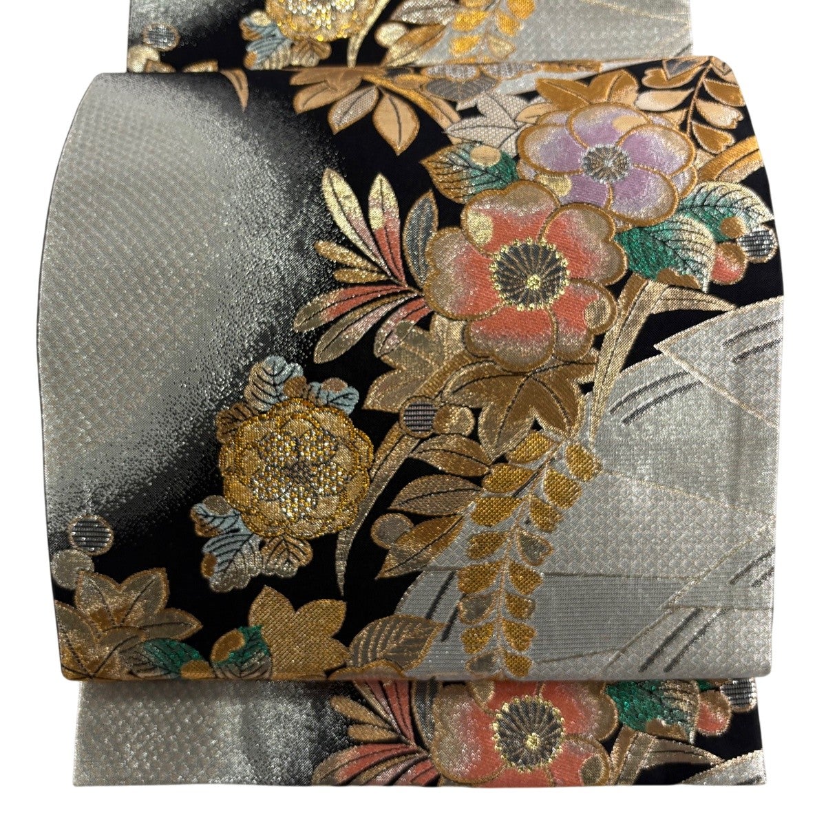 美品】 袋帯 秀品 振袖向き 草花 桜 箔 金銀糸 灰色 六通 正絹｜中古