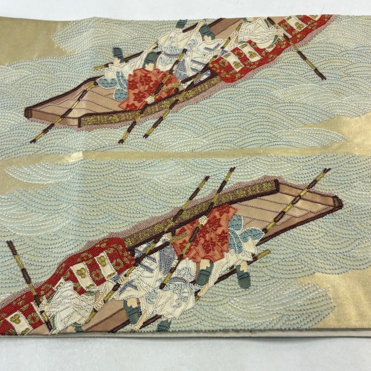 袋帯 秀品 関西仕立て 舟 人物 箔 相良刺繍 ベージュ お太鼓柄 正絹