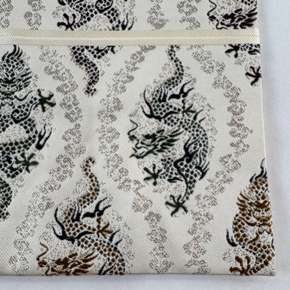 在庫一掃】 名古屋帯 逸品 龍 立涌 刺繍 クリーム 正絹｜中古・古着