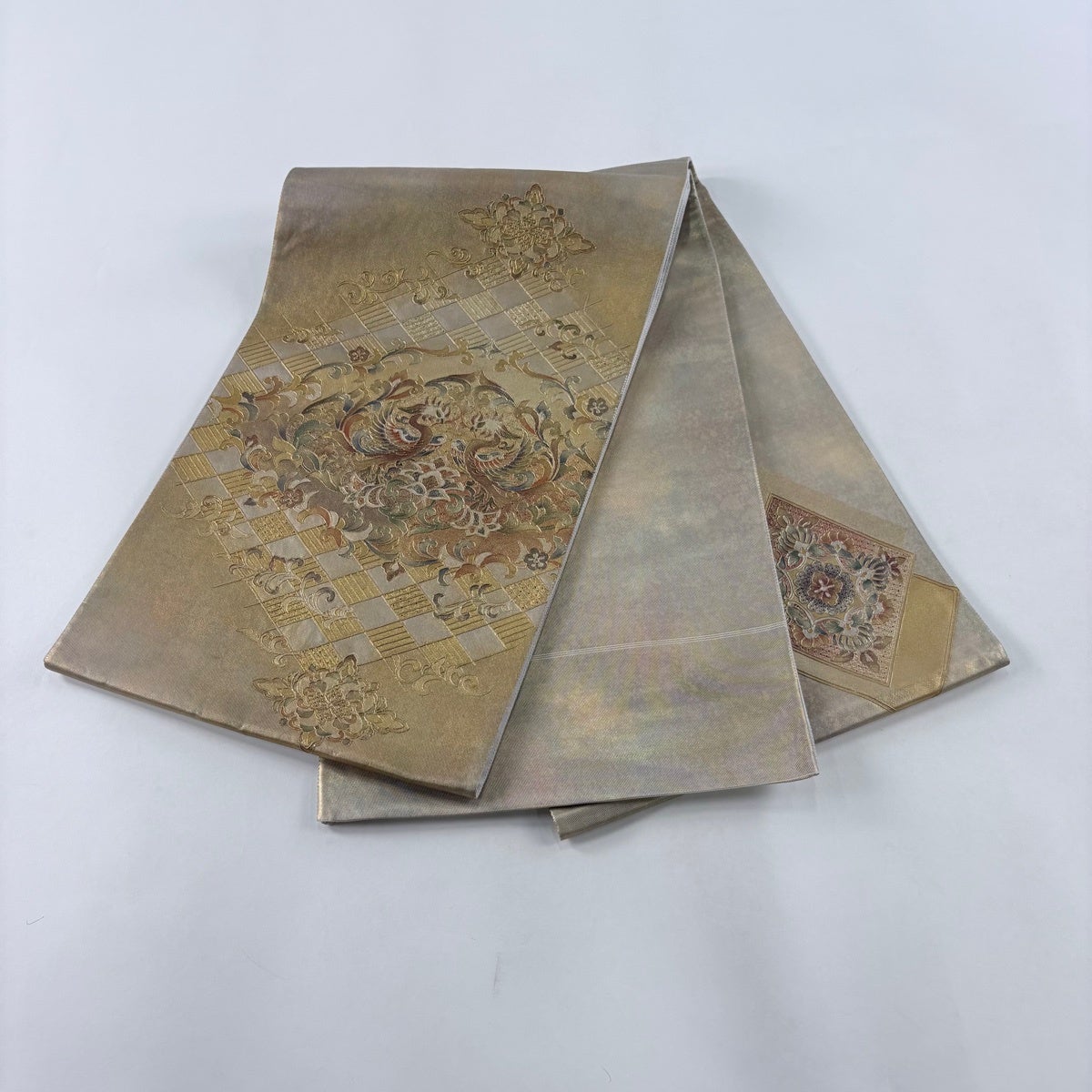 美品】 袋帯 秀品 向かい鳥 草花 金銀彩 金色 お太鼓柄 正絹｜中古