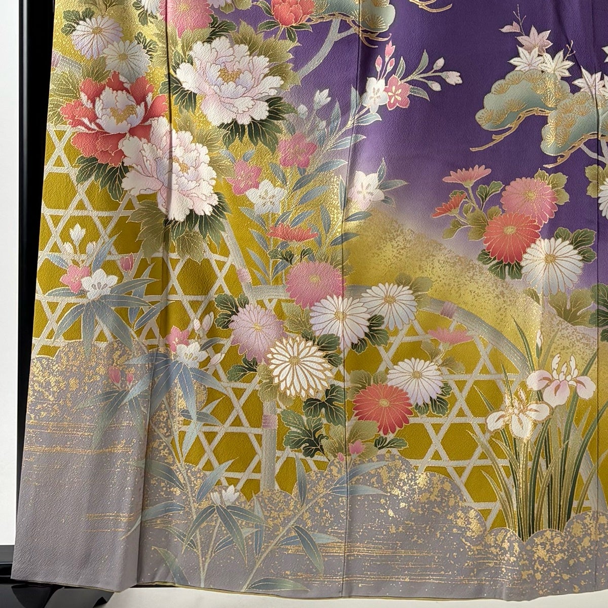 振袖 身丈161cm 裄丈65cm M 袷 牡丹 松竹梅 金彩 ぼかし 紫 正絹 秀品