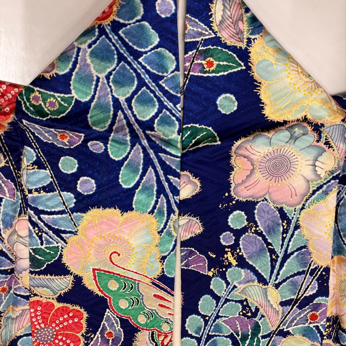 美品】 小紋 身丈161cm 裄丈66cm M 袷 蝶 草花 金彩 紺色 正絹 優品