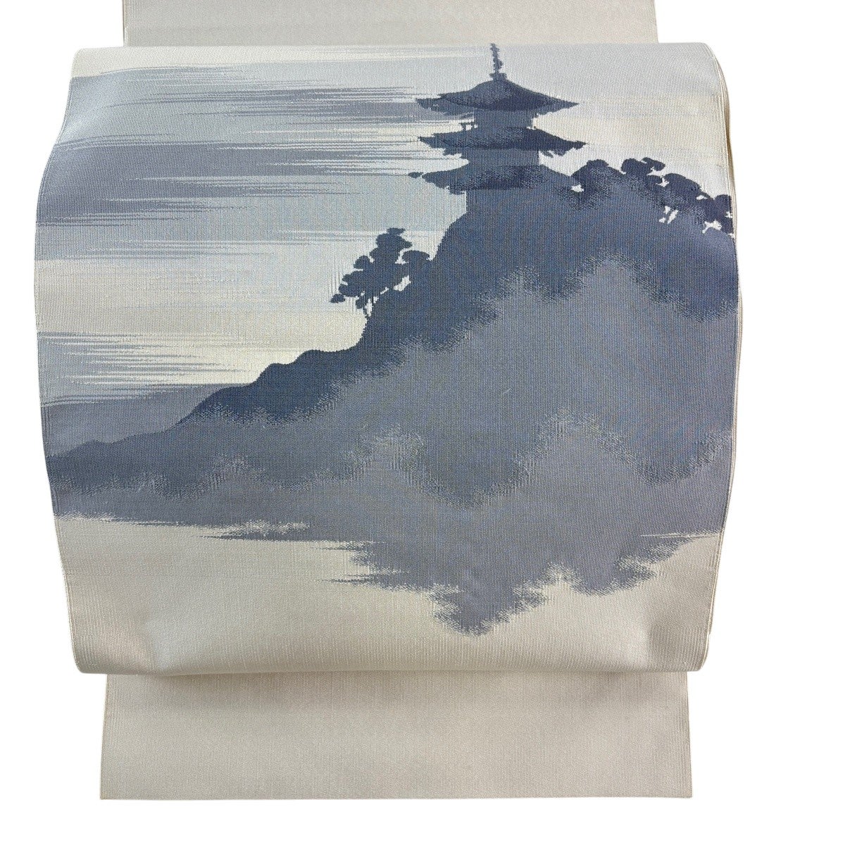 【美品】名古屋帯　八寸名古屋帯 松葉仕立て 真綿紬 正絹 刺繍 上品ライトグレー 美品】 名古屋帯 優品 八寸名古屋帯 松葉仕立て 建物 シルエット 灰茶