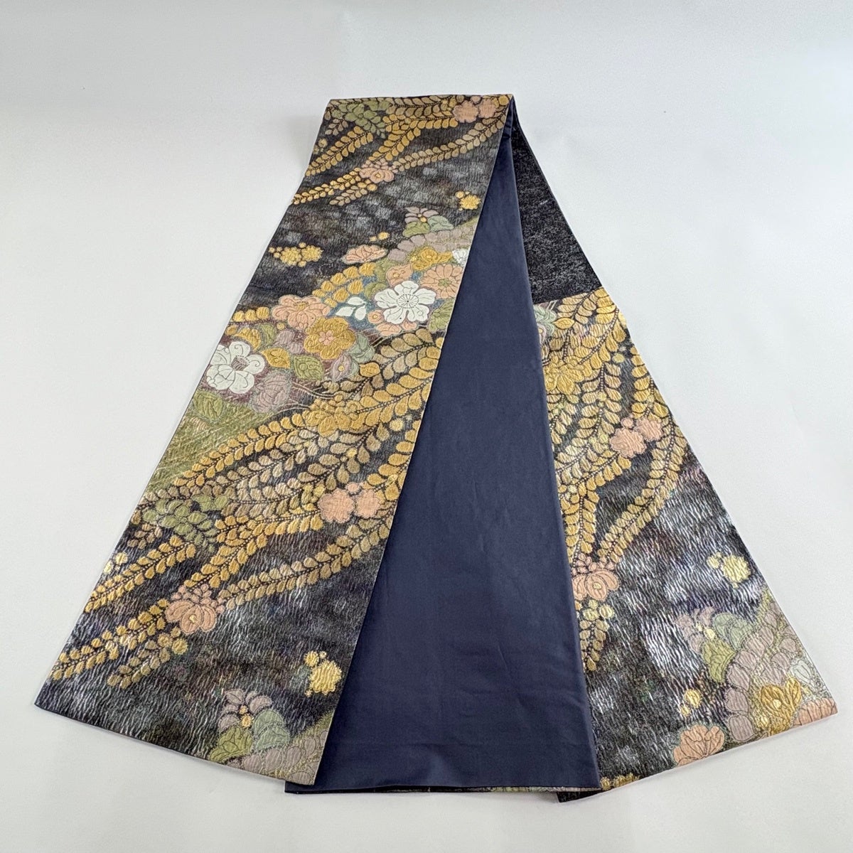 美品】 袋帯 秀品 椿 草花 金糸 箔 墨色 六通 正絹｜中古・古着