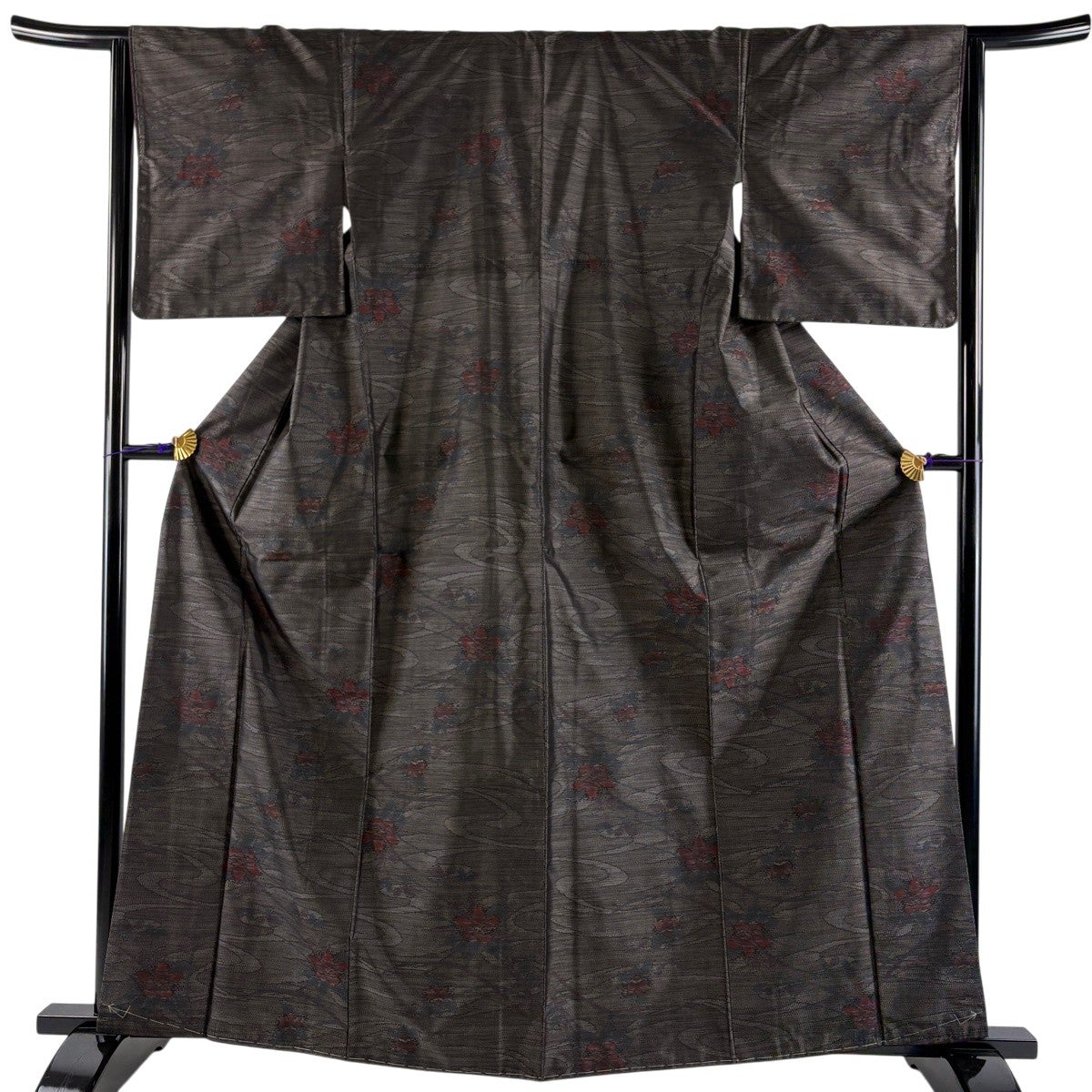 美品】 紬 身丈163cm 裄丈64.5cm M 袷 草花 流水 黒灰 正絹 優品｜中古
