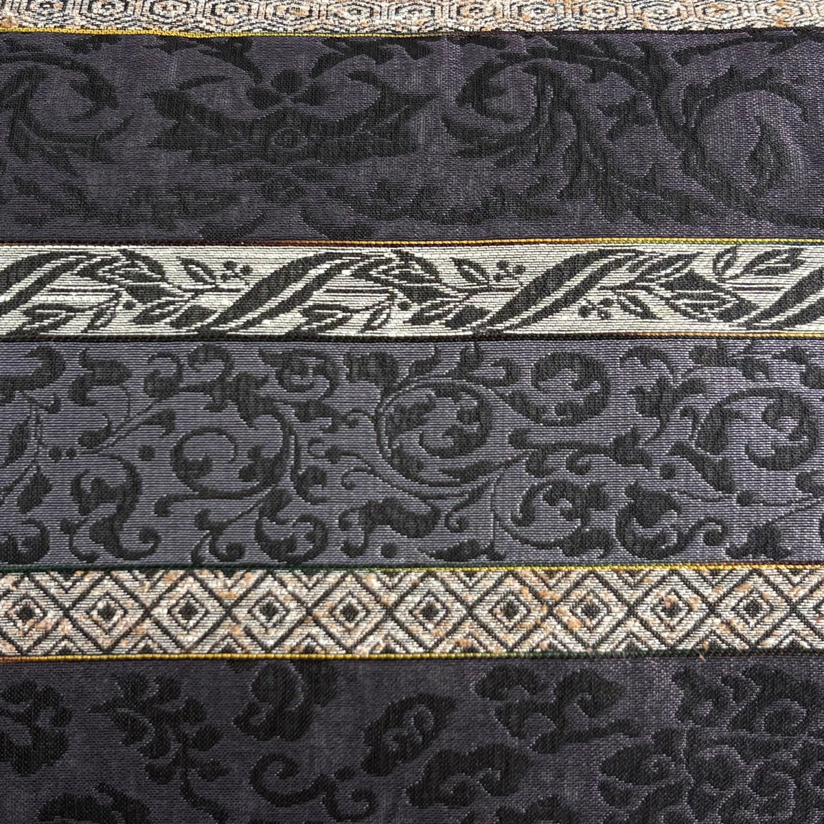 縞　名古屋帯　378 正絹 美品】 名古屋帯 名品 段縞 草花 灰紫 正絹｜中古・古着・リサイクル
