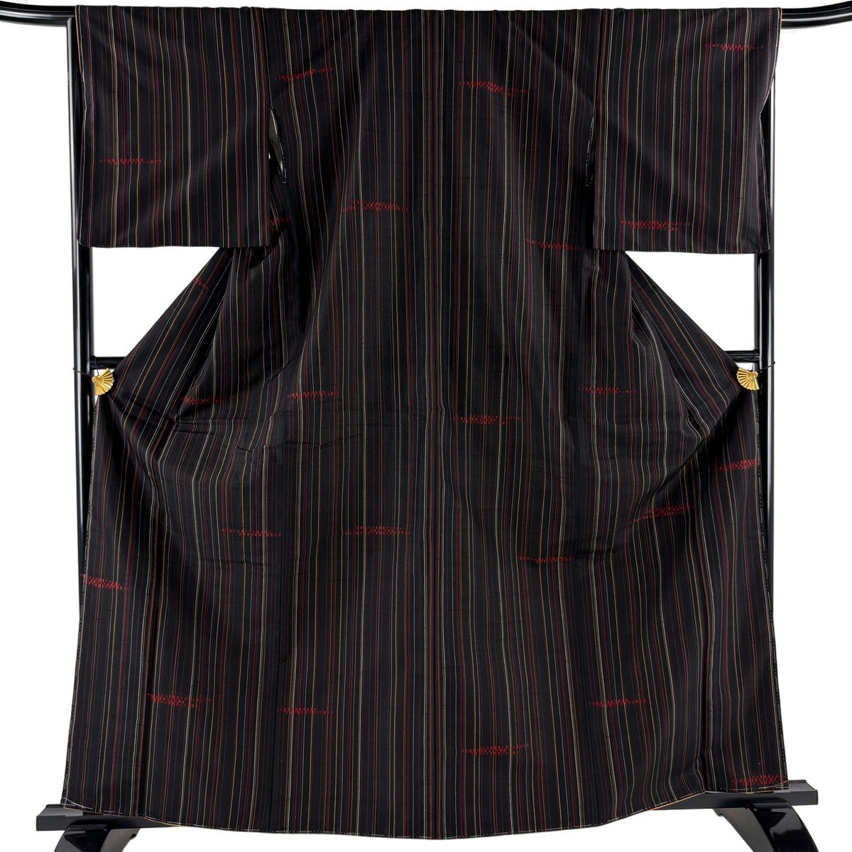 美品】 紬 身丈164cm 裄丈65.5cm M 袷 縦縞 幾何学 墨色 正絹 秀品