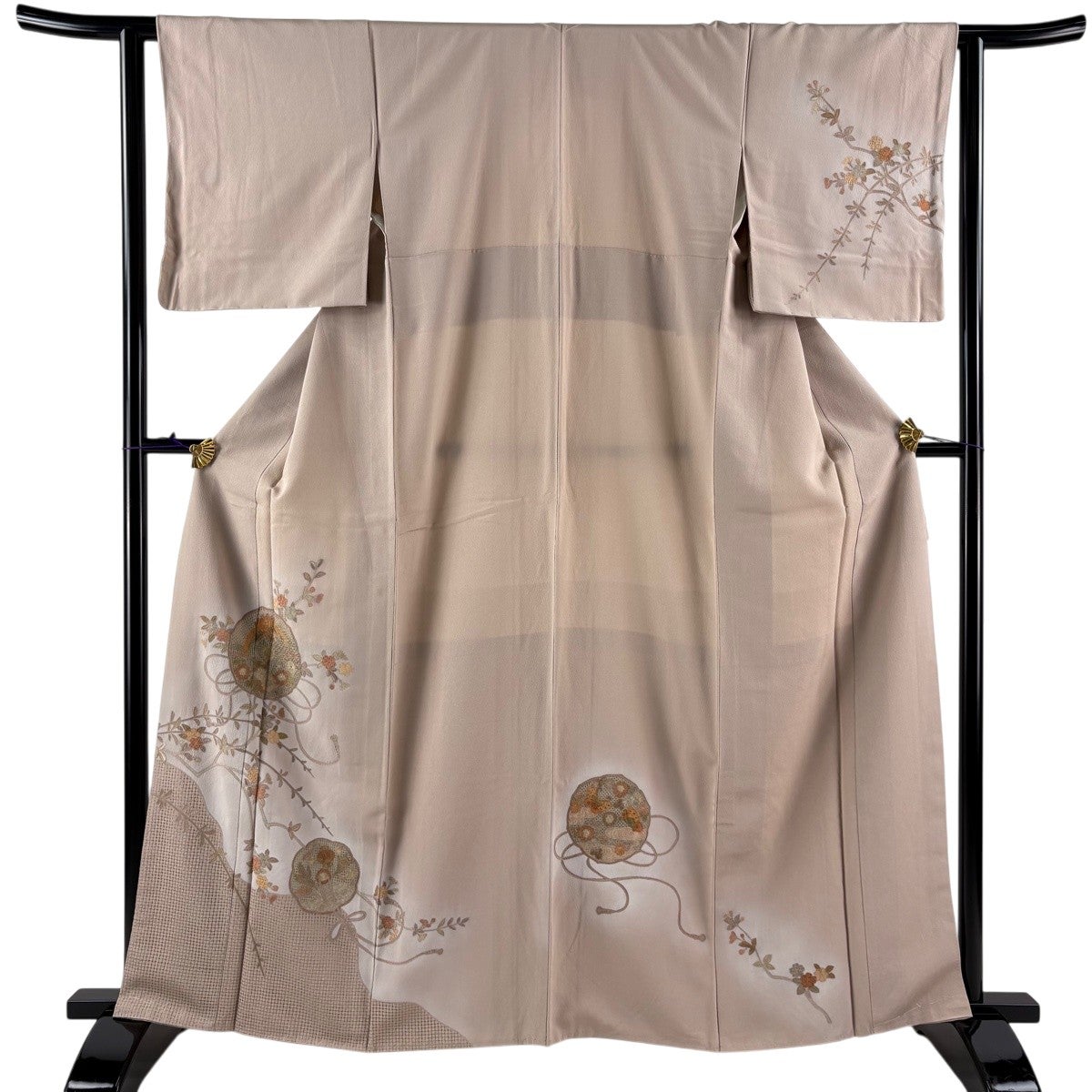 付下げ 身丈163cm 裄丈62cm S 袷 鏡裏文 枝花 刺繍 ぼかし 薄茶色 正絹