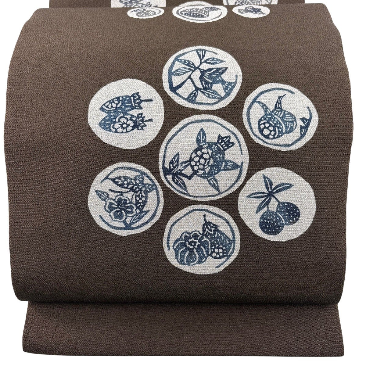 美品】 開き名古屋帯 秀品 丸文 生り物 縮緬 焦茶色 正絹｜中古・古着