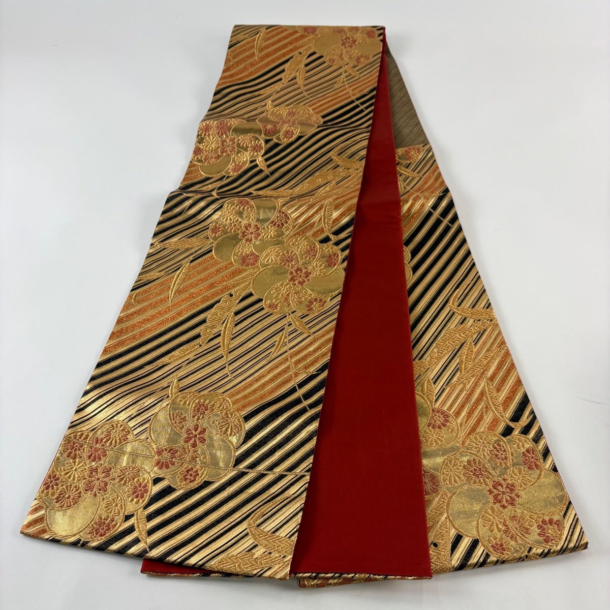 美品】 袋帯 秀品 花 斜縞 箔 金糸 黒 六通 正絹｜中古・古着