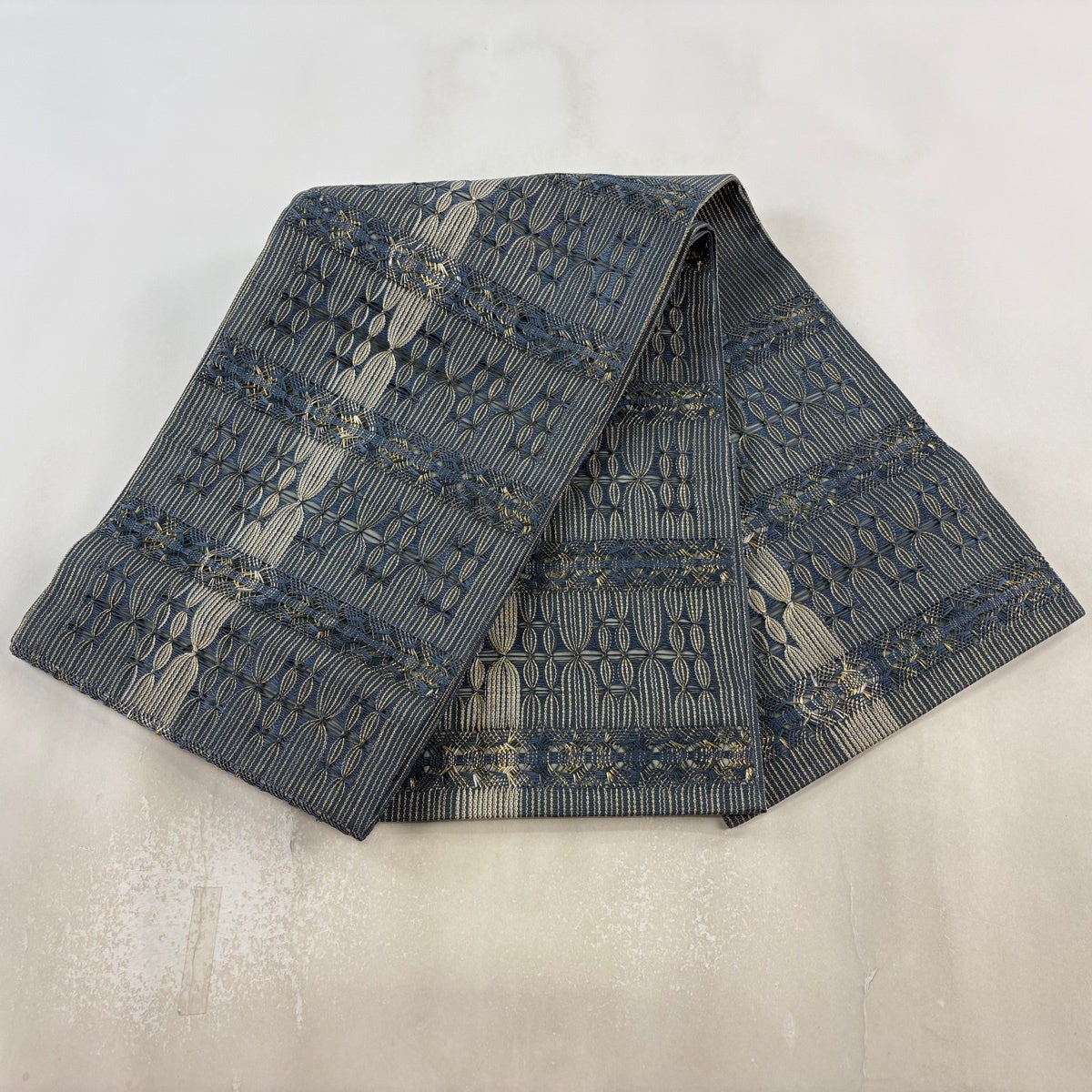 美品】 袋帯 秀品 縞 幾何学模様 金糸 藍色 お太鼓柄 正絹｜中古・古着