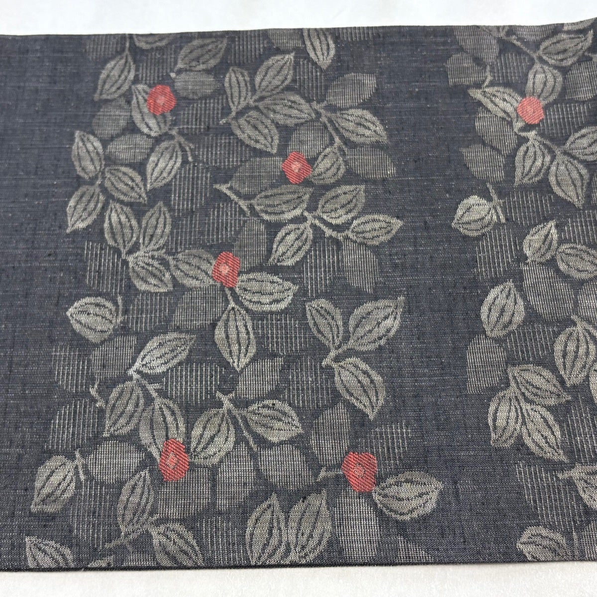 美品】 袋帯 秀品 枝花 横段 箔 墨色 六通 正絹｜中古・古着