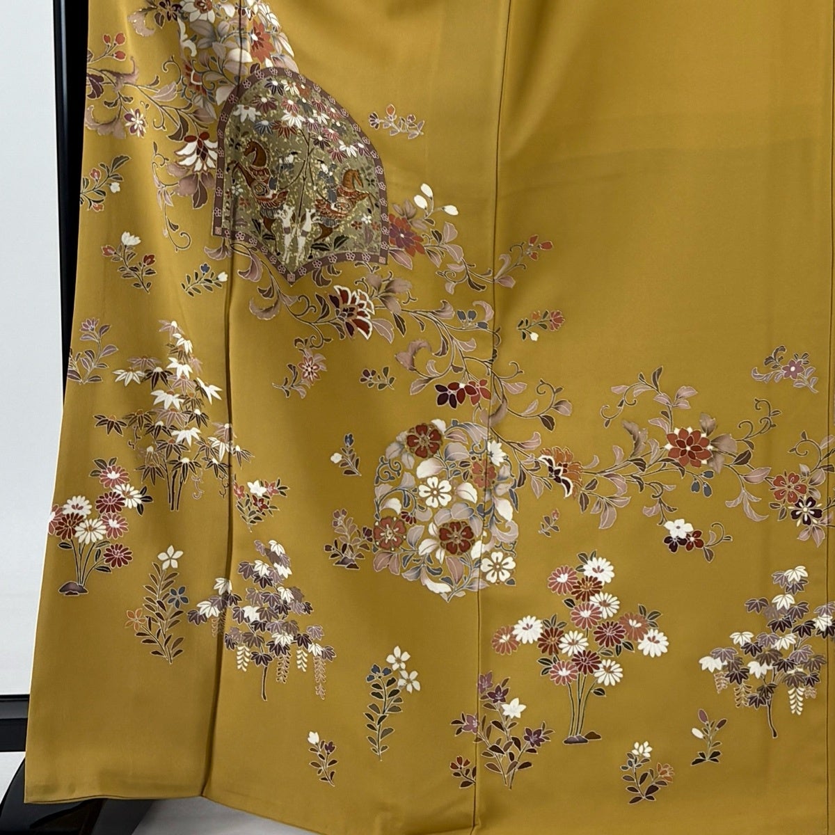 色留袖 身丈167.5cm 裄丈66.5cm M 袷 狩猟文 花丸文 金彩 刺繍 山吹