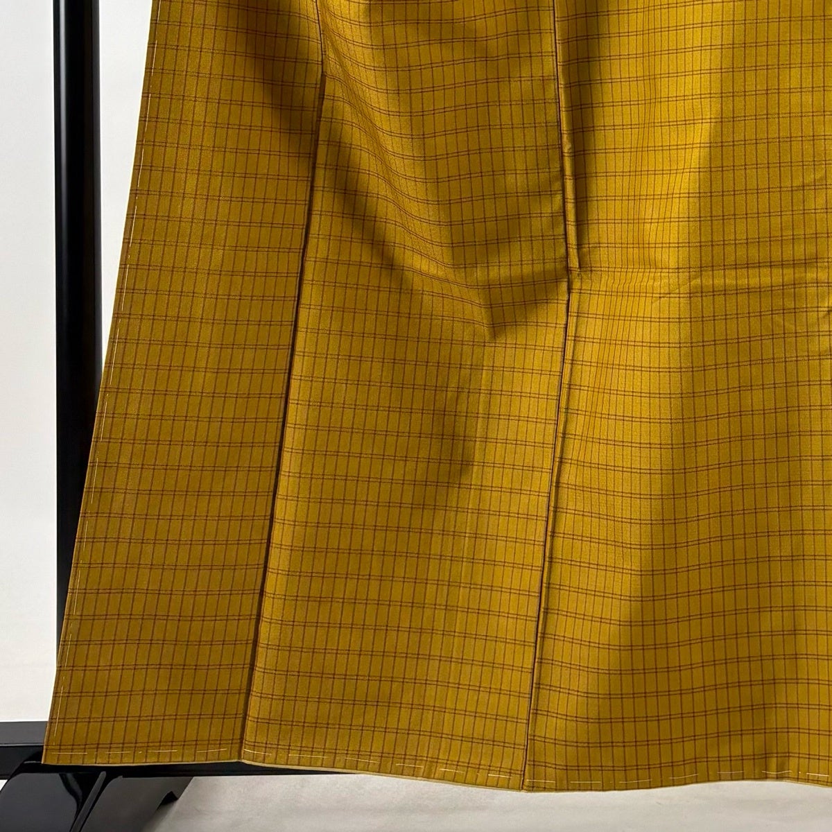 美品】 紬 身丈159.5cm 裄丈64cm M 袷 格子 山吹色 正絹 逸品｜中古