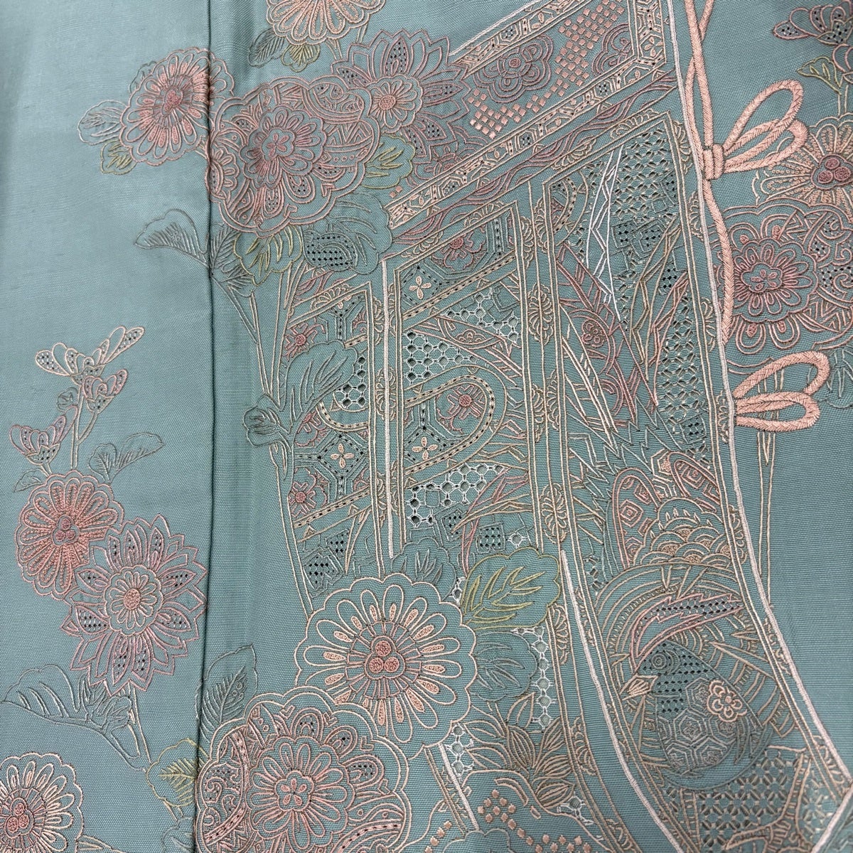 付下げ 身丈162.5cm 裄丈64.5cm M 袷 牛首紬地 落款あり 几帳 菊 刺繍