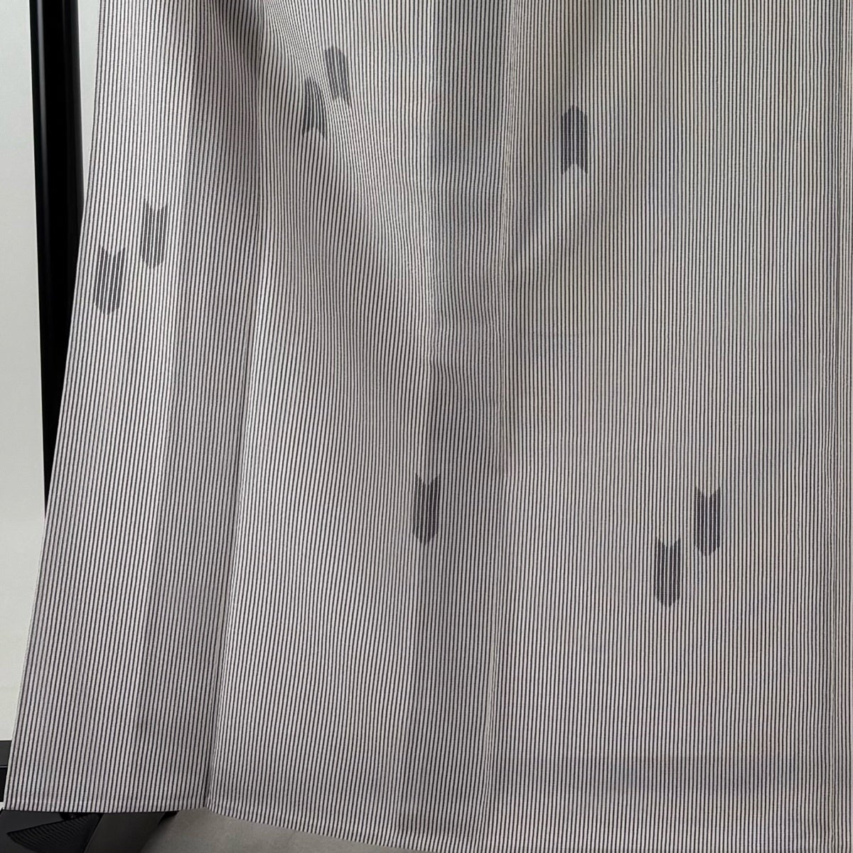 美品】 お召 身丈163cm 裄丈65.5cm M 単衣 本塩沢 証紙あり 矢羽 縦縞